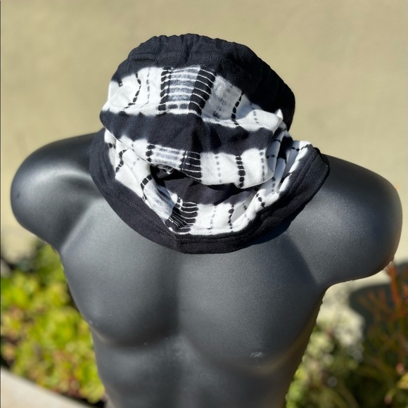 Neck Warmer Gator Scarf - Picture 2 of 12